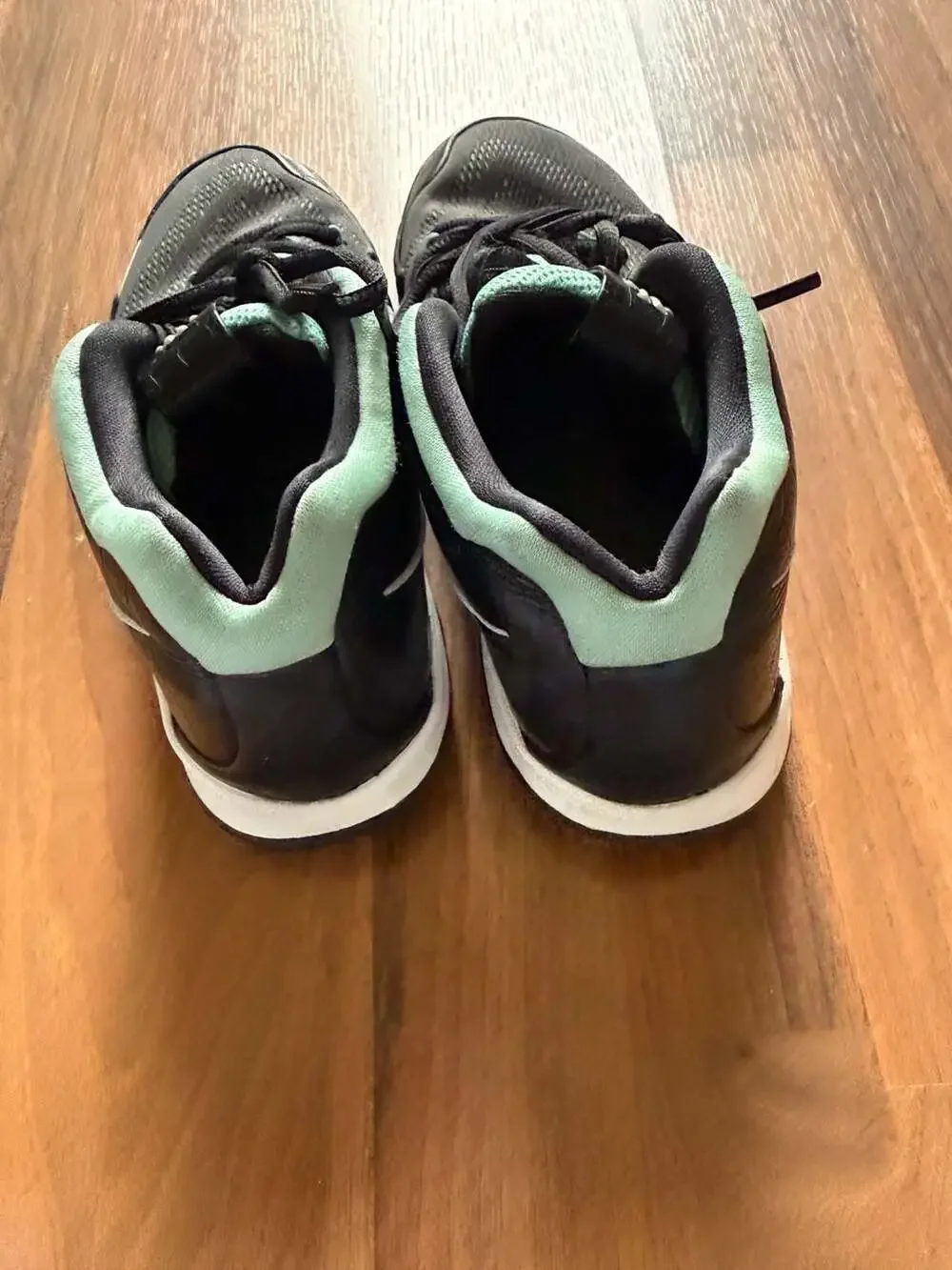 Nike Kyrie 4 GS Tiffany Tropical Twist Black Metallic Silver AA2897-390 Size 7Y